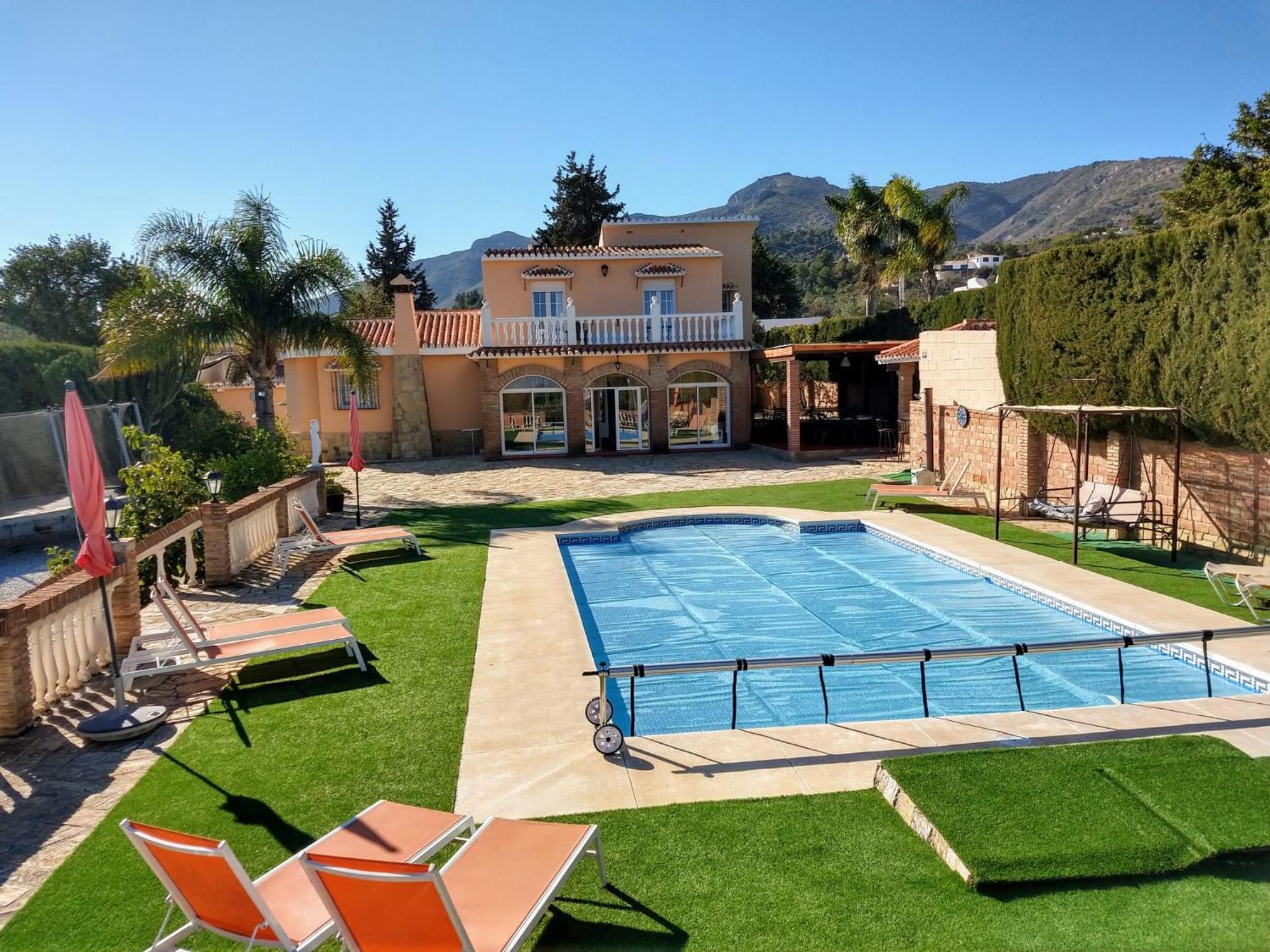Villa Buenavista Malaga - Sea View, Private Heated Pool, Spa, 5 Bedrooms — Photos 3